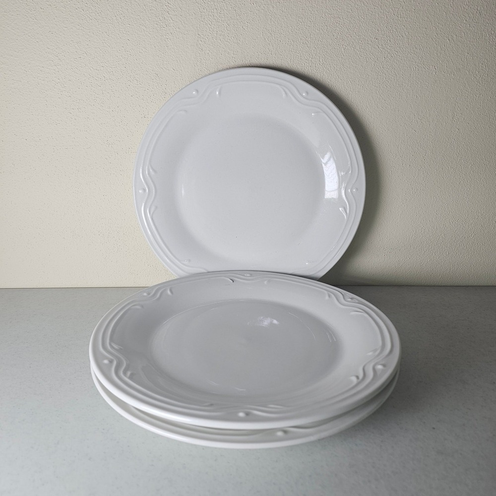 TOTALLY TODAY WHITE STONEWARE FANTASIA DINNER PLATES set of 3